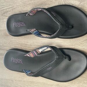 Flojos sandals
